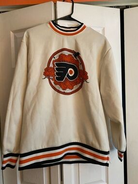 🧡🐉NWT! Exclusive Philadelphia Flyers x Fourth Wing Crewneck size L🐉🧡